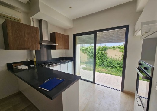 📍ENNASR 2  : APPARTEMENT S+2  AVEC UN JARDIN  À L