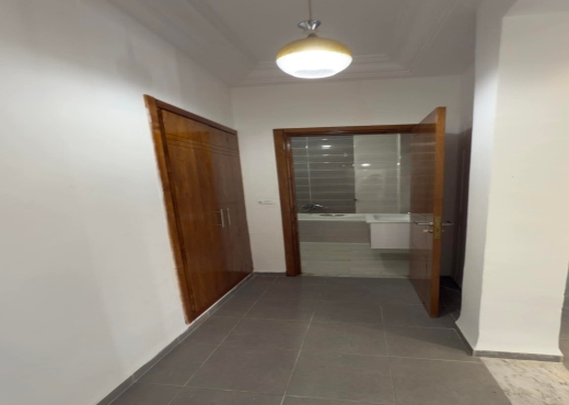 📍 CITE ENNKHILETTE : APPARTEMENT S+1 À LOUER