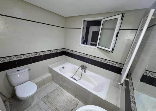 📍 ENNASR 2 : APPARTEMENT S+2 À LOUER - image 4