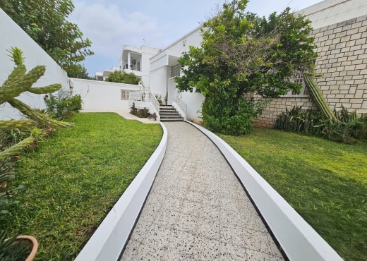 📍 FRANCE VILLE – VILLA S+7 FAISANT L’ANGLE À VENDRE