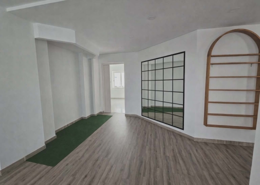 LES BERGES DU LAC 1 – LOCAL COMMERCIAL À VENDRE - image 2