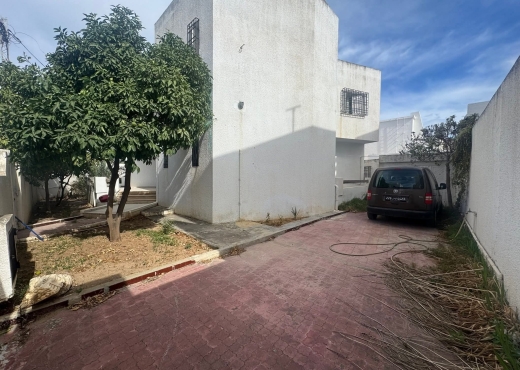 📍 GHAZELLA – VILLA S+5 À VENDRE SUR DEUX NIVEAUX
