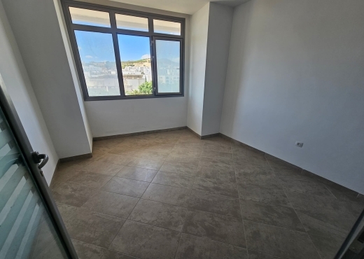 RIADH ANDALOUS : BUREAU À LOUER - image 3