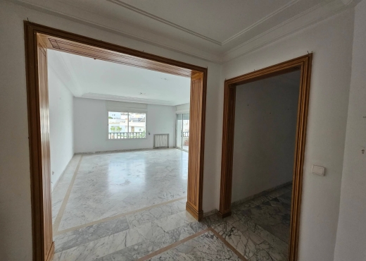 CITE ENNASER 2 : APPARTEMENT S+4 A LOUER