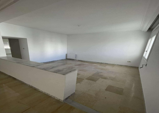 📍 ENNASR 1 – APPARTEMENT S+4 TRANSFORMÉ EN S+3 À