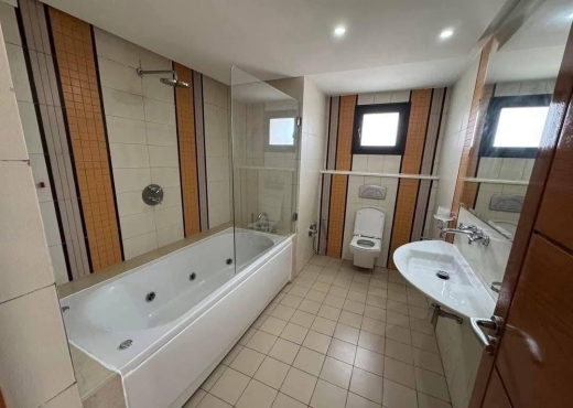 📍 LES BERGES DU LAC 2 : DUPLEX LUXUEUX À LOUER - image 3