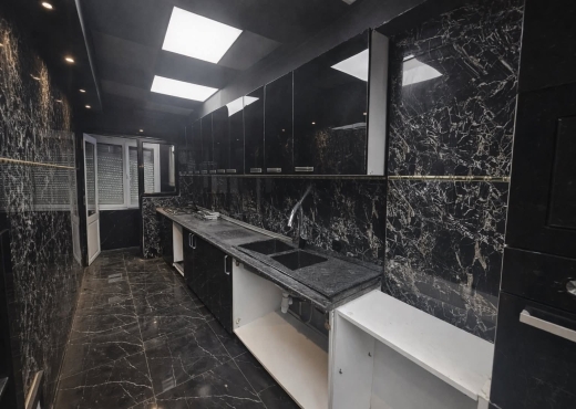 📍 RIADH EL ANDALOUS : APPARTEMENT S+4 AU REZ-DE-C