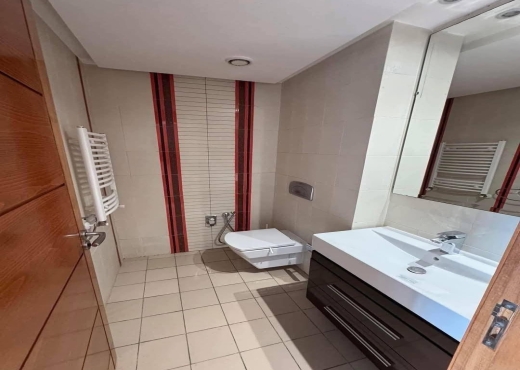 📍 LES BERGES DU LAC 2 : DUPLEX LUXUEUX À LOUER - image 4